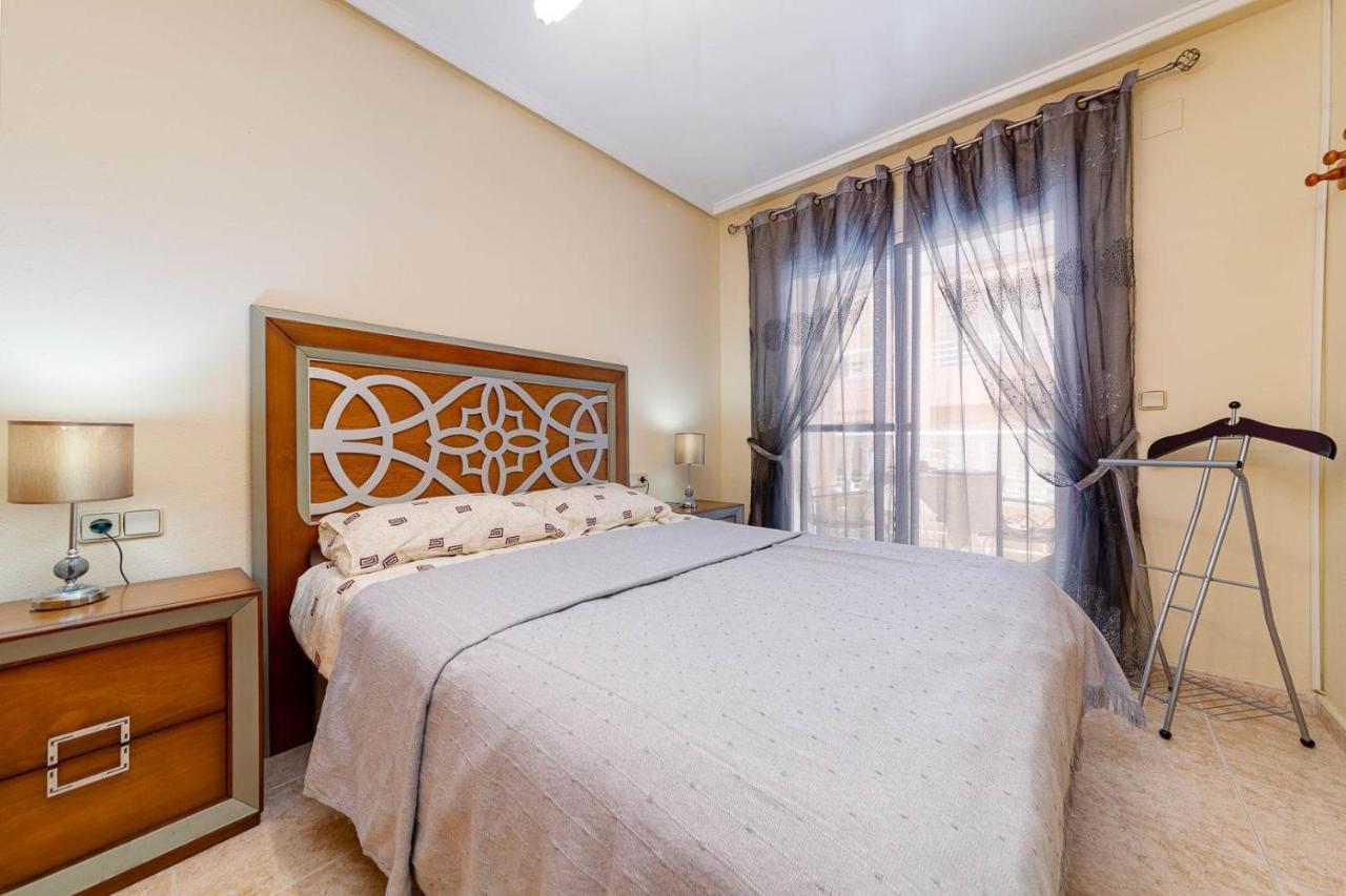 Cozy Appartment Torrevieja At Irina Exteriör bild