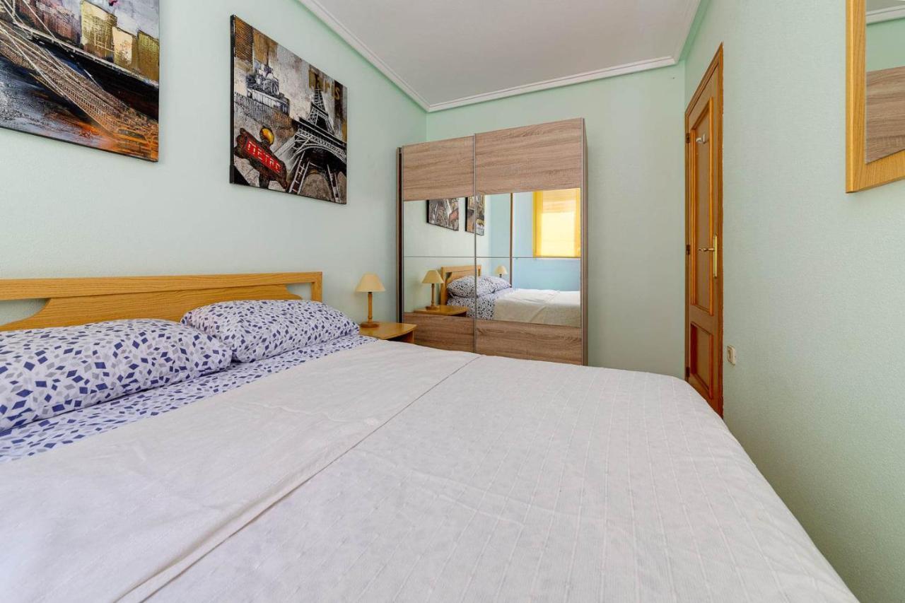 Cozy Appartment Torrevieja At Irina Exteriör bild