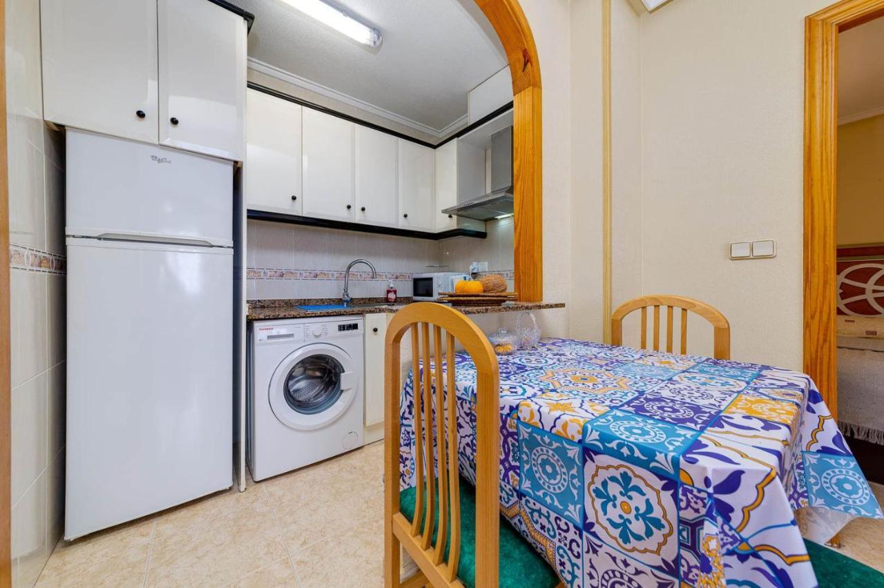 Cozy Appartment Torrevieja At Irina Exteriör bild