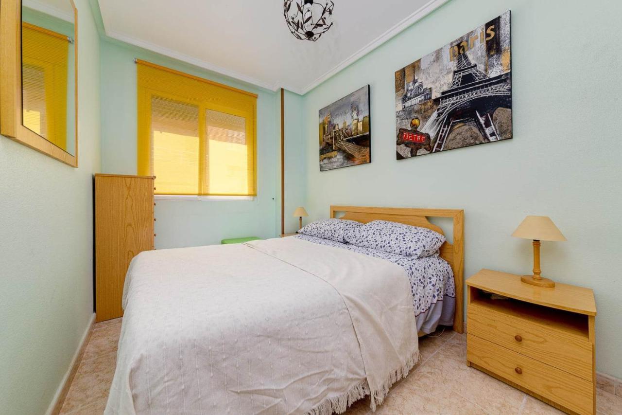 Cozy Appartment Torrevieja At Irina Exteriör bild