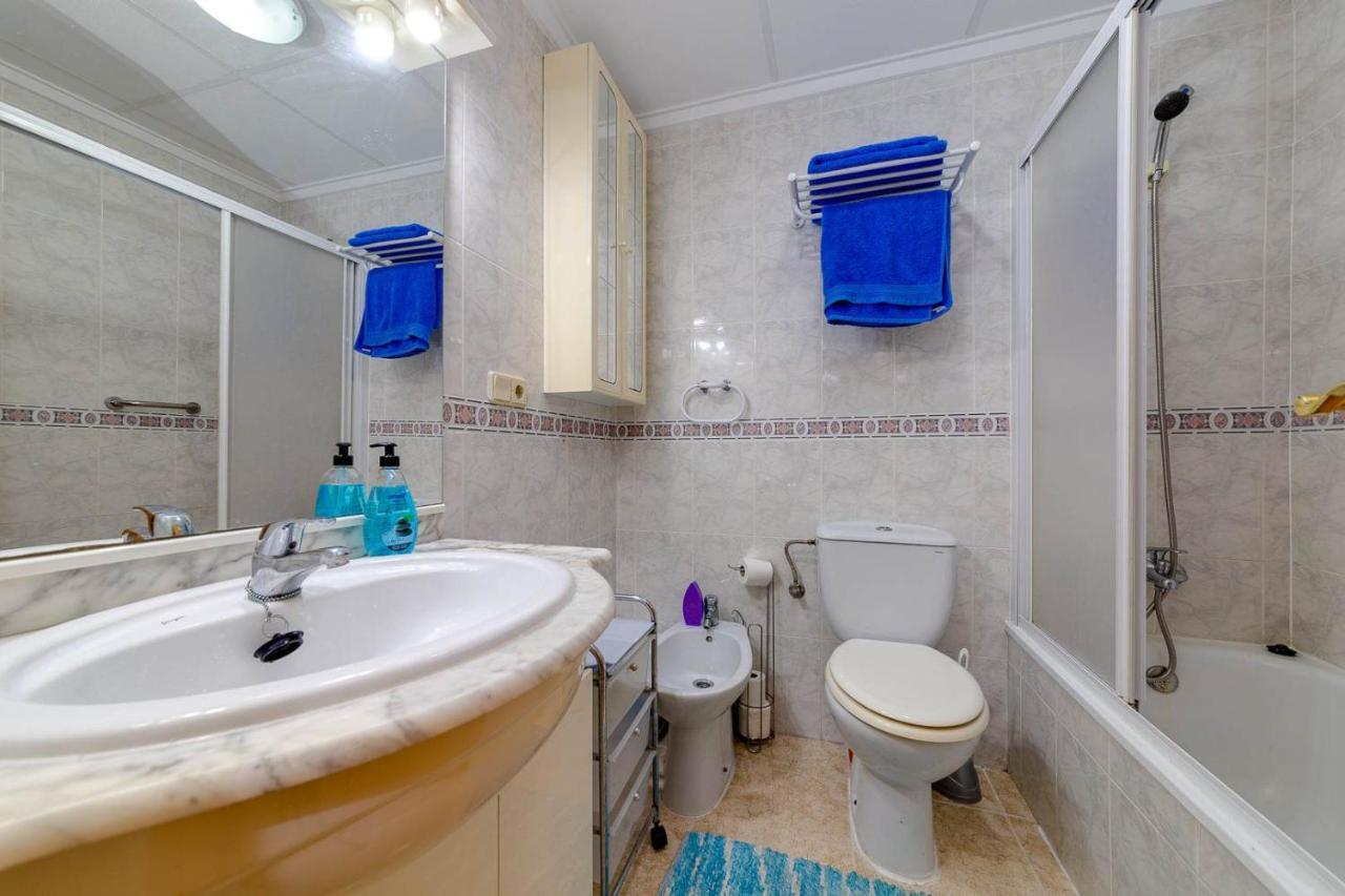 Cozy Appartment Torrevieja At Irina Exteriör bild