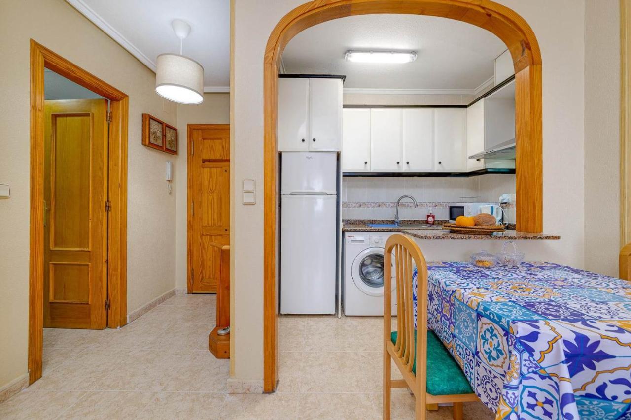Cozy Appartment Torrevieja At Irina Exteriör bild